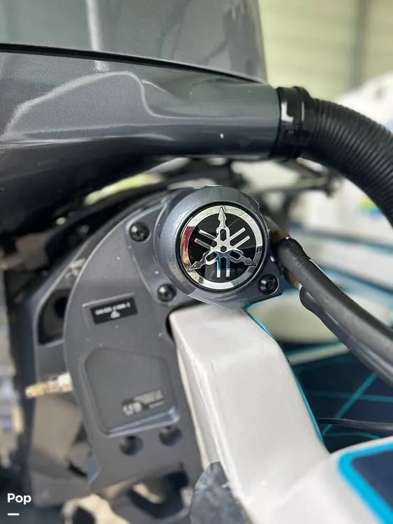 Slide: The Image of Seaswirl 2601 WA Striper 2005 - 15666185