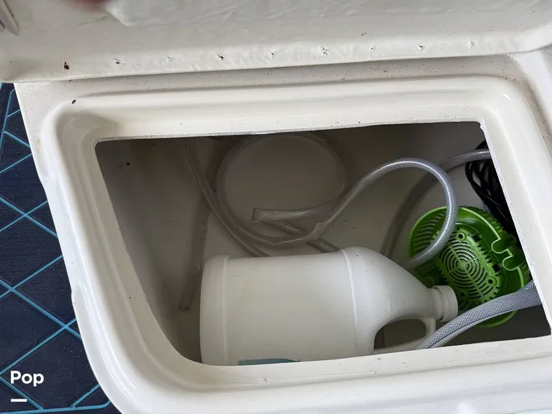 Slide: The Image of Seaswirl 2601 WA Striper 2005 - 15303253