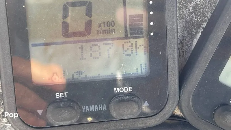 Slide: The Image of 187 Hours, And 200 Hr Service  Completed! - 15315660