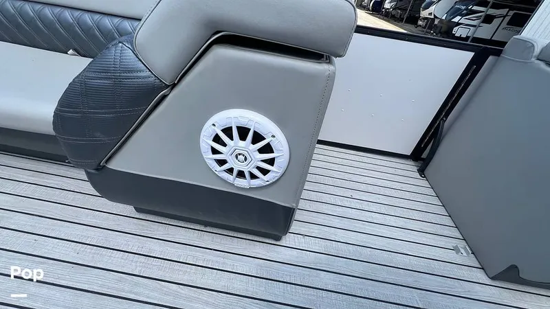 Slide: The Image of Massimo P24 Limited Max 2022 - 15295326