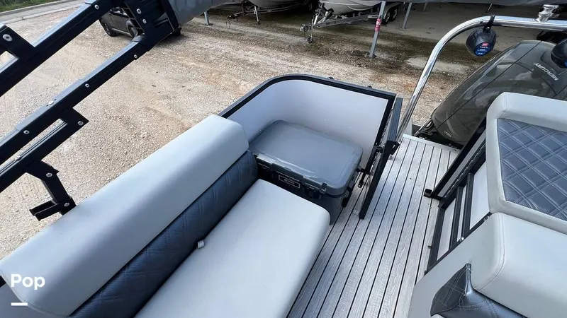 Slide: The Image of Massimo P24 Limited Max 2022 - 15295334