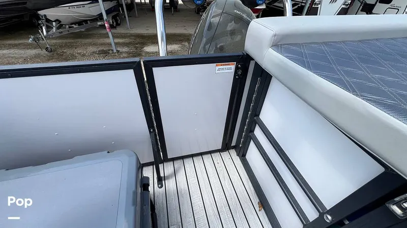 Slide: The Image of Massimo P24 Limited Max 2022 - 15295339