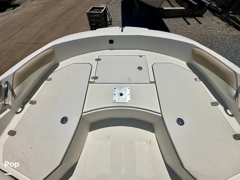 Slide: The Image of Bow Seating - 15406285