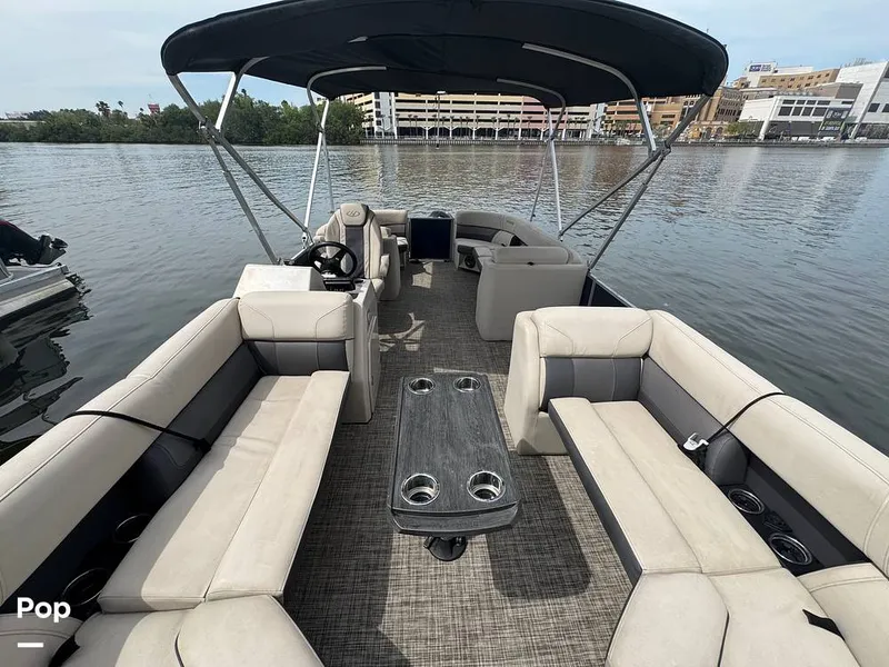 Slide: The Image of Harris 230 CR 2023 - 15277951