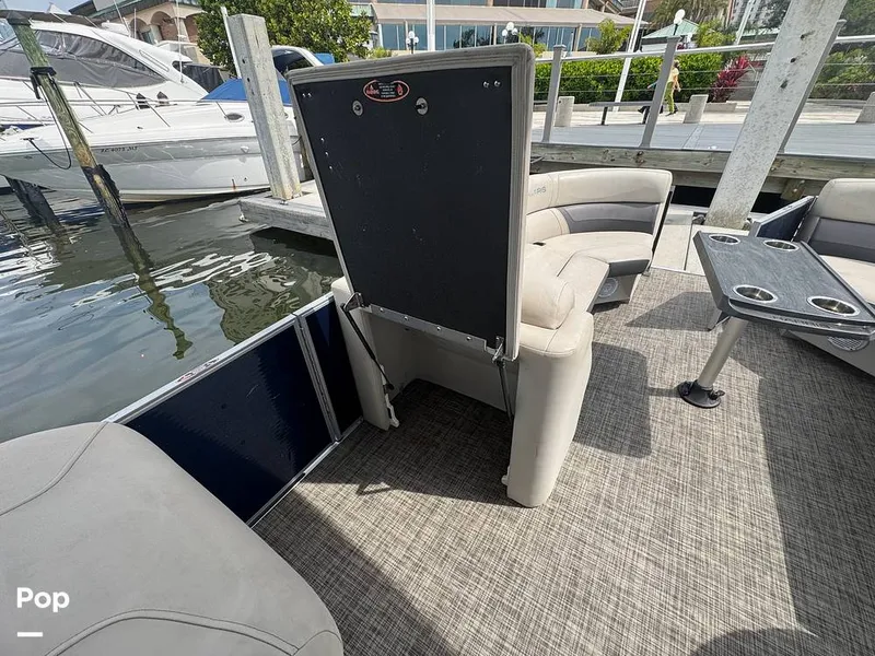 Slide: The Image of Harris 230 CR 2023 - 15278039