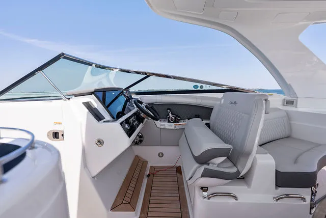 Slide: The Image of Sea Ray 260 SLX 2023 - 127