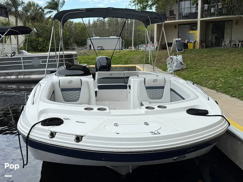 Slide: The Image of Hurricane SunDeck Sport 192RL OB 2022 - 15262662