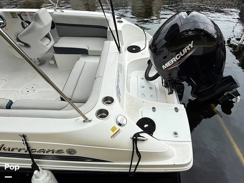 Slide: The Image of Hurricane SunDeck Sport 192RL OB 2022 - 15262684