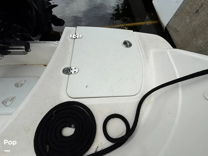 Slide: The Image of Hurricane SunDeck Sport 192RL OB 2022 - 15262687