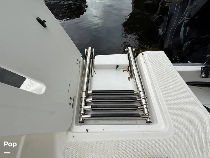 Slide: The Image of Hurricane SunDeck Sport 192RL OB 2022 - 15262691