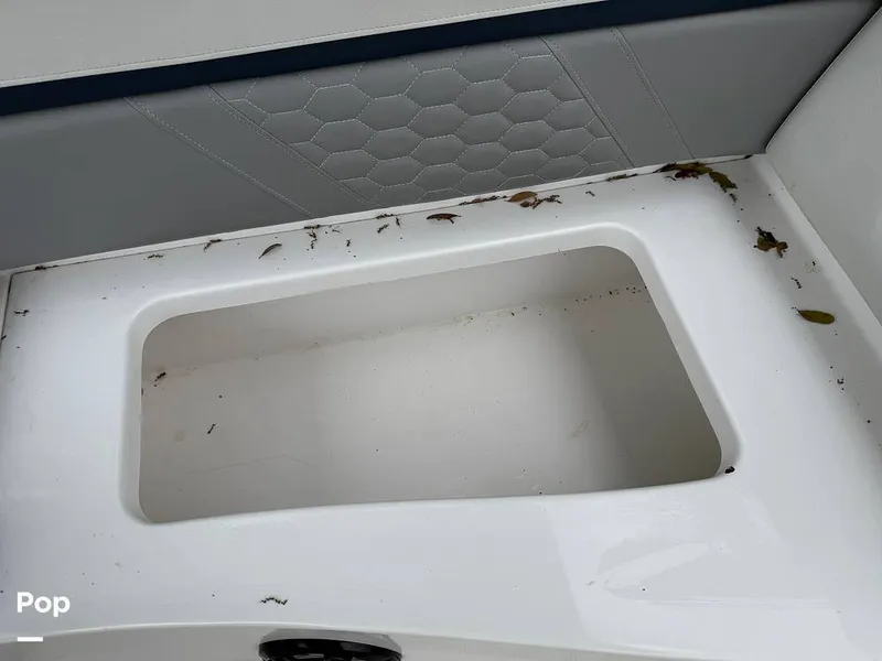 Slide: The Image of Hurricane SunDeck Sport 192RL OB 2022 - 15262702