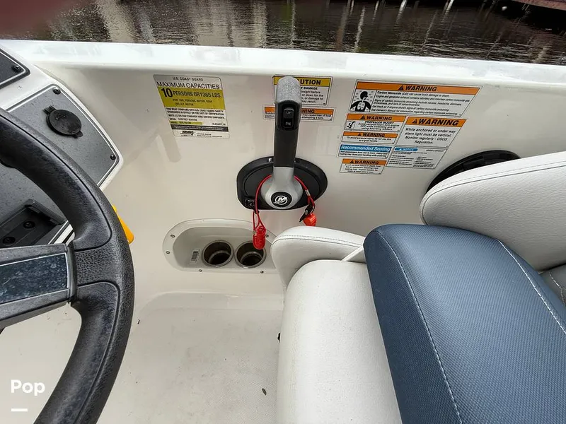 Slide: The Image of Hurricane SunDeck Sport 192RL OB 2022 - 15262707