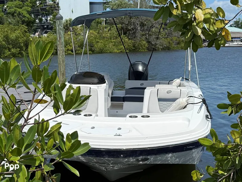 Slide: The Image of Hurricane SS 192 RL 2022 - 15304177