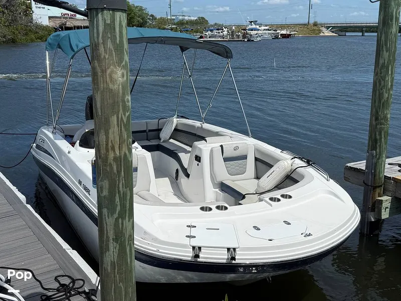 Slide: The Image of Hurricane SS 192 RL 2022 - 15304178