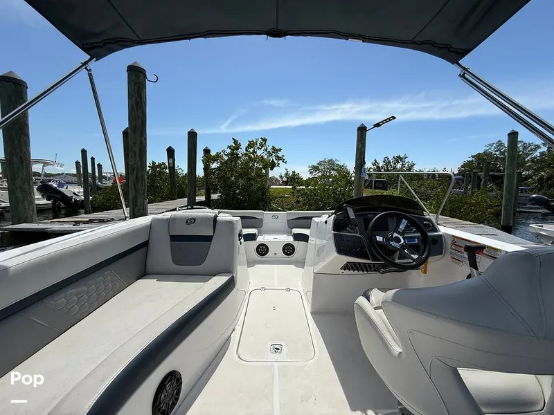 Slide: The Image of Hurricane SS 192 RL 2022 - 15304215