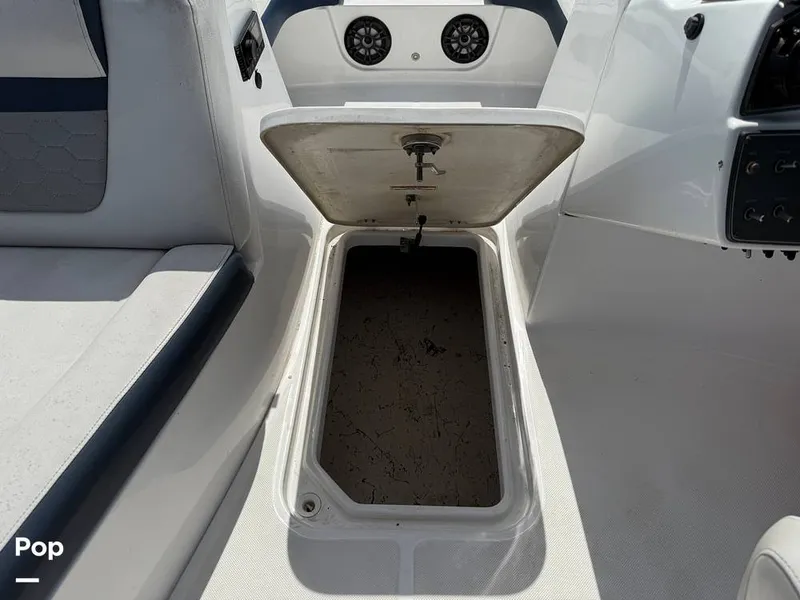 Slide: The Image of Hurricane SS 192 RL 2022 - 15304360