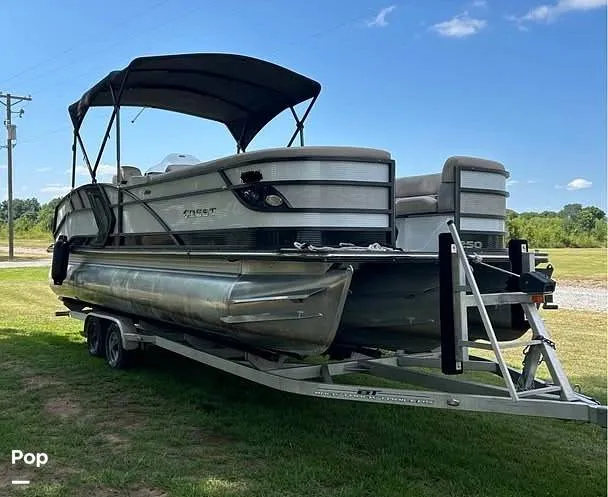 Slide: The Image of Crest 250SLRC 2021 - 15290804