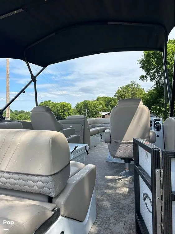 Slide: The Image of Crest 250SLRC 2021 - 15290812