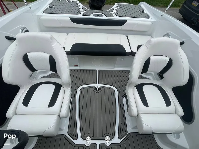 Slide: The Image of Tahoe 450 TF 2021 - 15294620