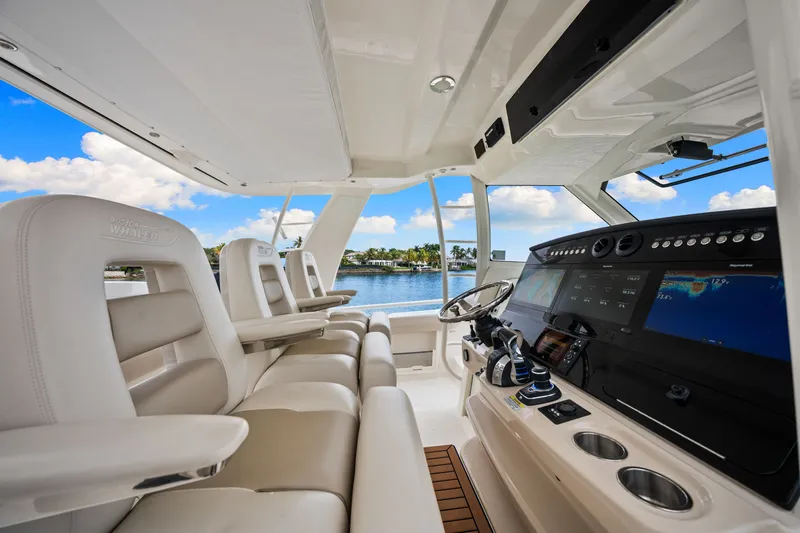 Slide: The Image of Boston Whaler 420 OUTRAGE 2020 - 54