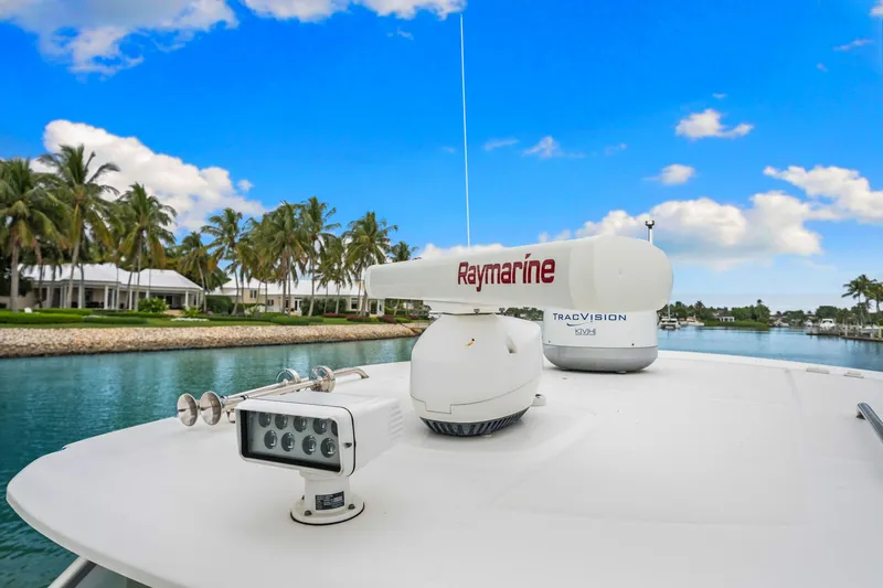 Slide: The Image of Boston Whaler 420 OUTRAGE 2020 - 55