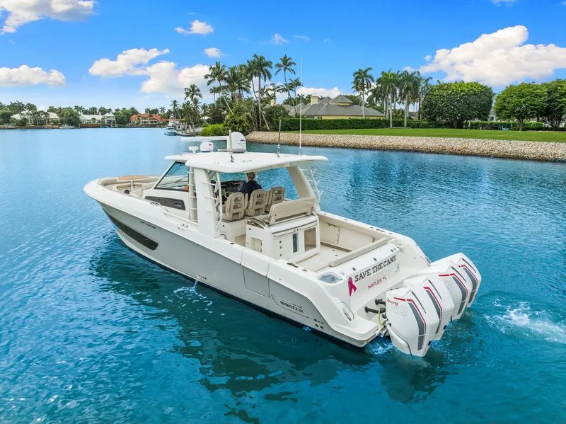 Slide: The Image of Boston Whaler 420 OUTRAGE 2020 - 9