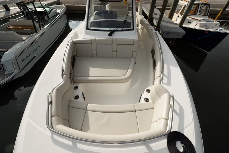 Slide: The Image of Boston Whaler 350 REALM 2023 - 54