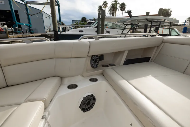 Slide: The Image of Boston Whaler 350 REALM 2023 - 58