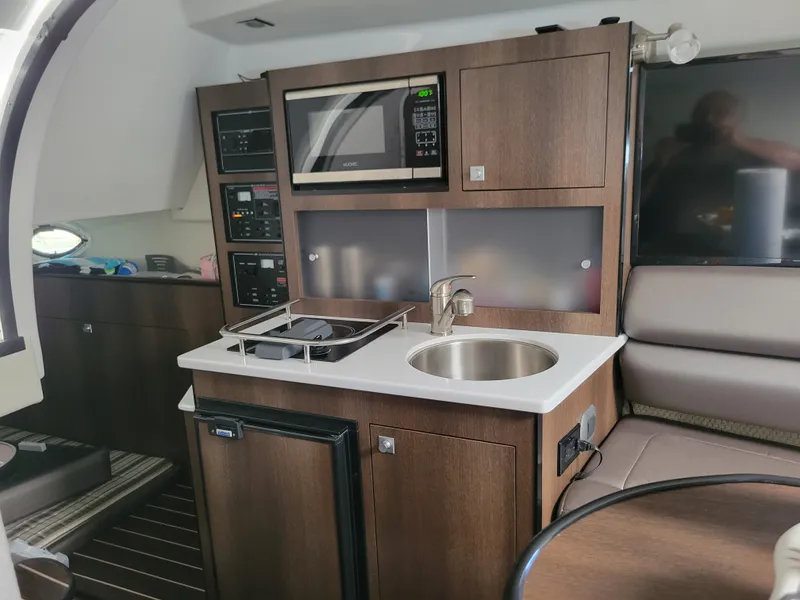 Slide: The Image of Monterey 275 SPORT YACHT 2018 - 12