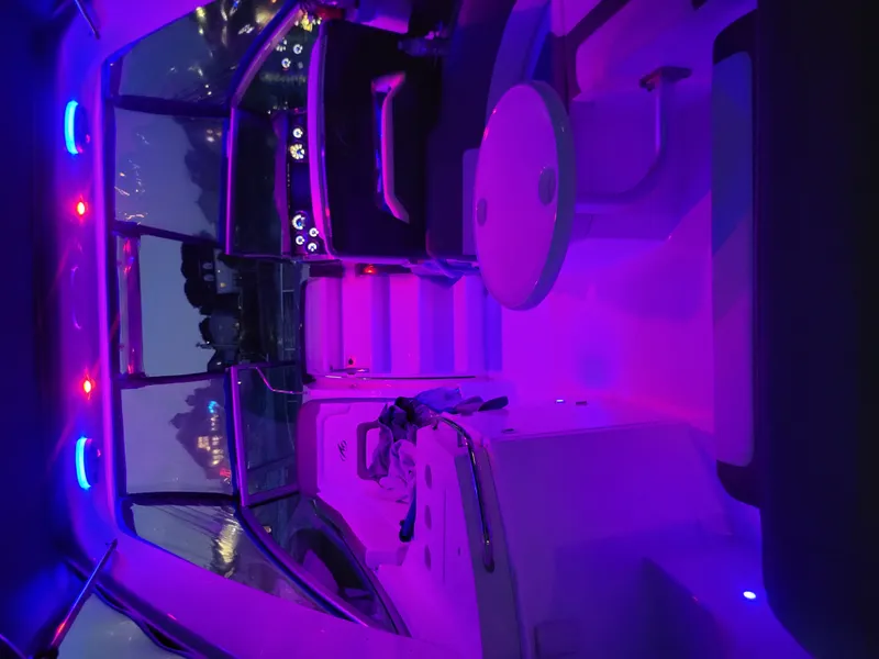 Slide: The Image of Monterey 275 SPORT YACHT 2018 - 18