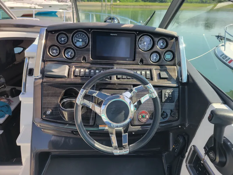 Slide: The Image of Monterey 275 SPORT YACHT 2018 - 7