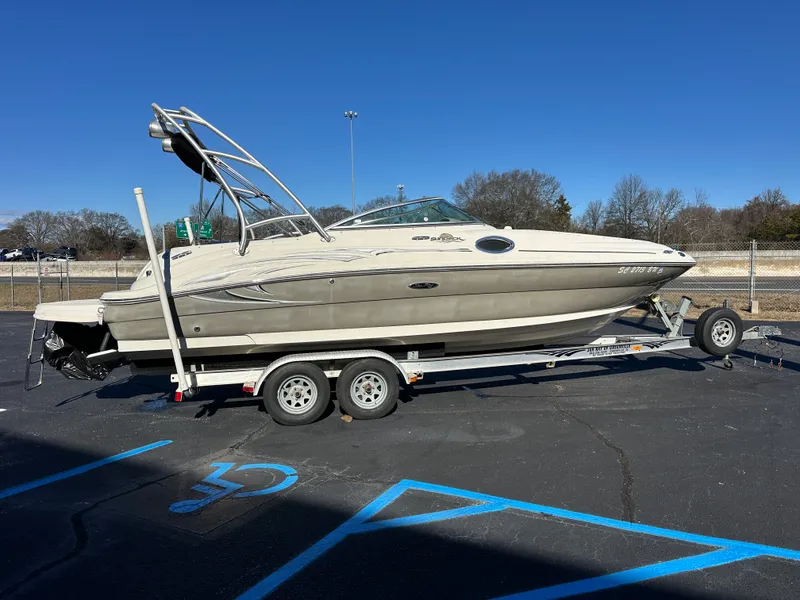 Slide: The Image of Sea Ray 240 Sundeck 2005 - 1