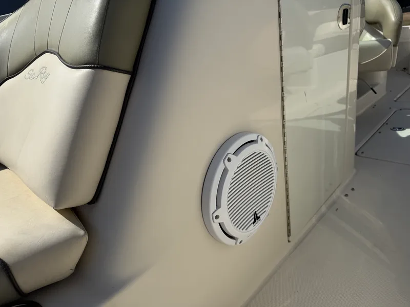 Slide: The Image of Sea Ray 240 Sundeck 2005 - 15