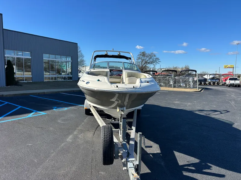 Slide: The Image of Sea Ray 240 Sundeck 2005 - 2