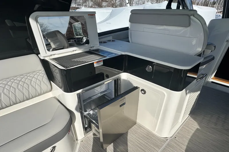 Slide: The Image of Sea Ray Sundancer 370 Outboard 2026 - 10