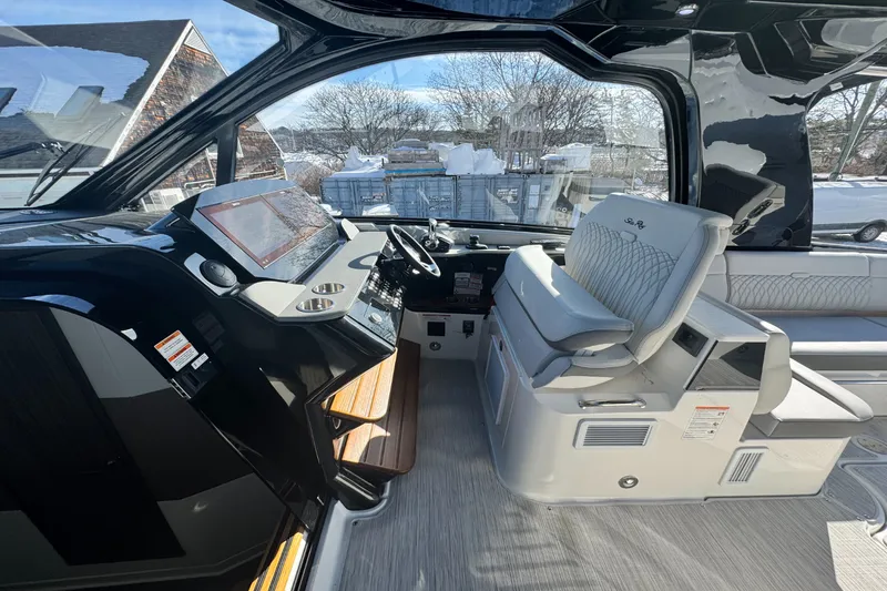 Slide: The Image of Sea Ray Sundancer 370 Outboard 2026 - 12