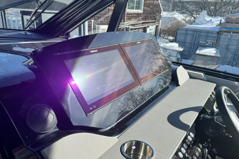 Slide: The Image of Sea Ray Sundancer 370 Outboard 2026 - 15