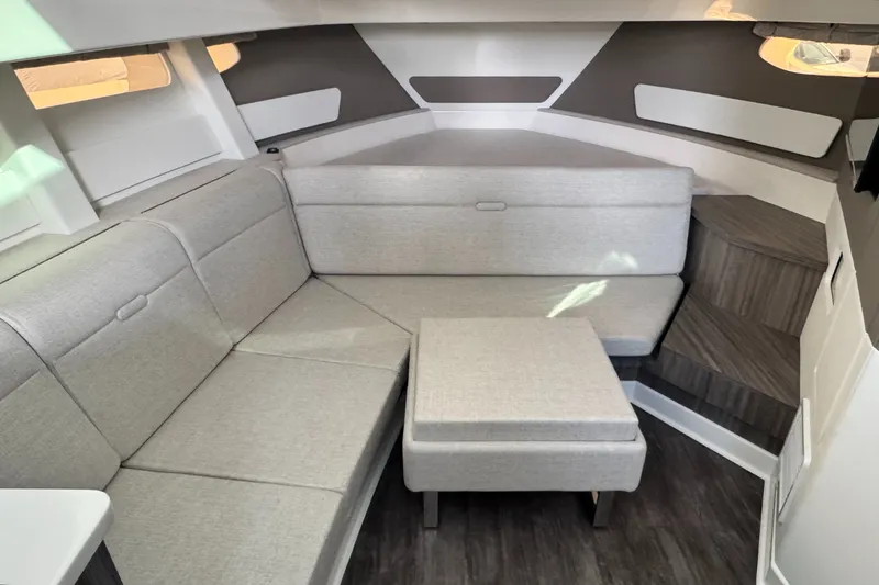 Slide: The Image of Sea Ray Sundancer 370 Outboard 2026 - 24