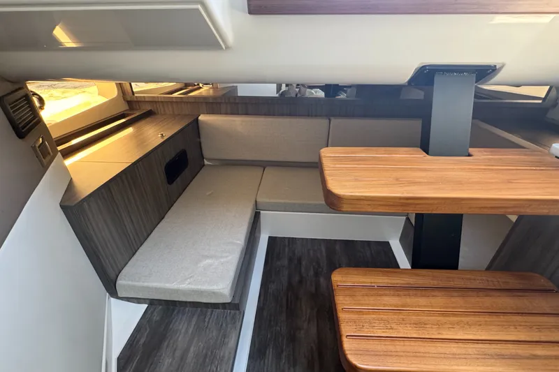 Slide: The Image of Sea Ray Sundancer 370 Outboard 2026 - 28