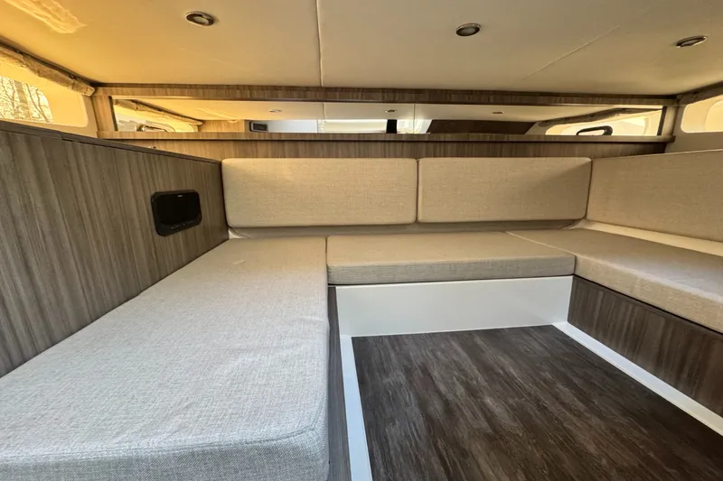 Slide: The Image of Sea Ray Sundancer 370 Outboard 2026 - 29