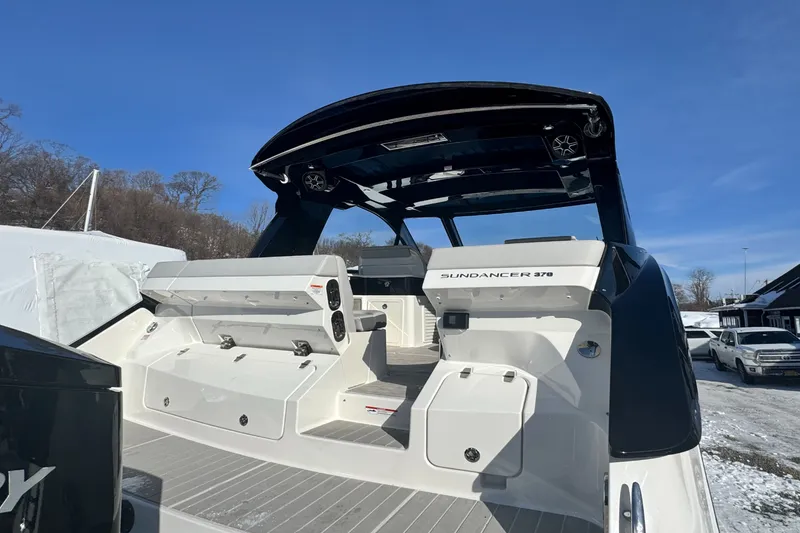 Slide: The Image of Sea Ray Sundancer 370 Outboard 2026 - 3