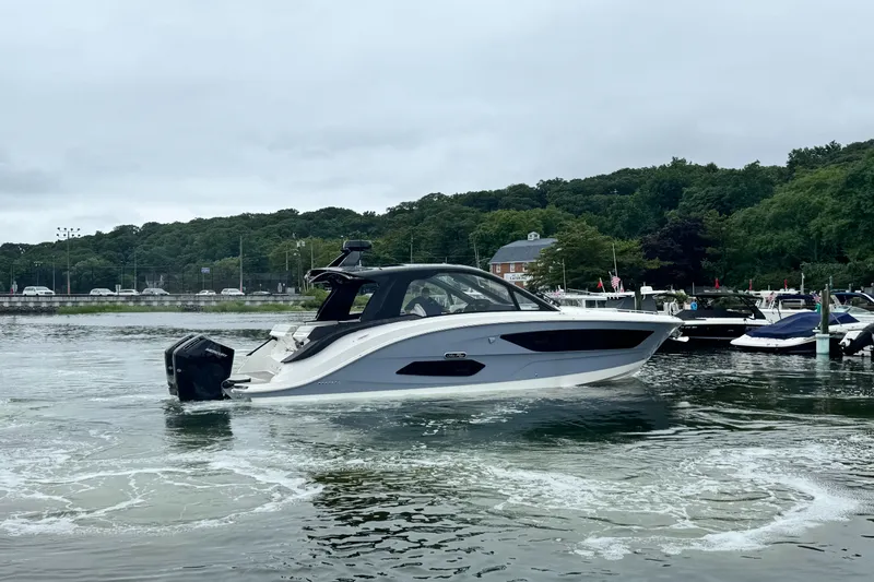 Slide: The Image of Sea Ray Sundancer 370 Outboard 2026 - 42