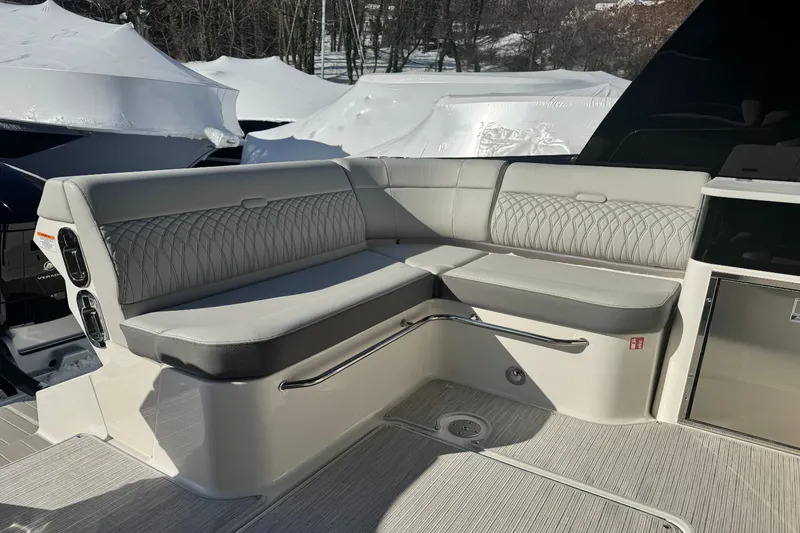 Slide: The Image of Sea Ray Sundancer 370 Outboard 2026 - 8