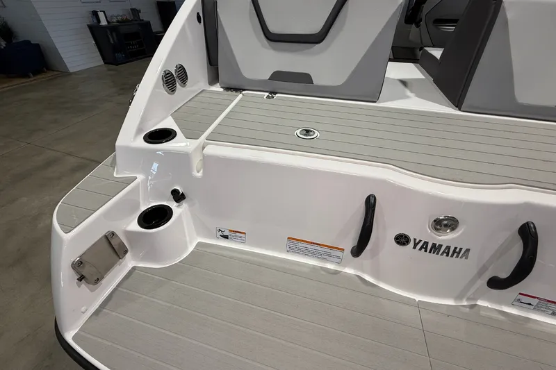 Slide: The Image of Yamaha AR220 2026 - 7