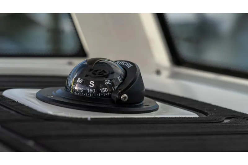 Slide: The Image of Boston Whaler 280 Dauntless 2026 - 64