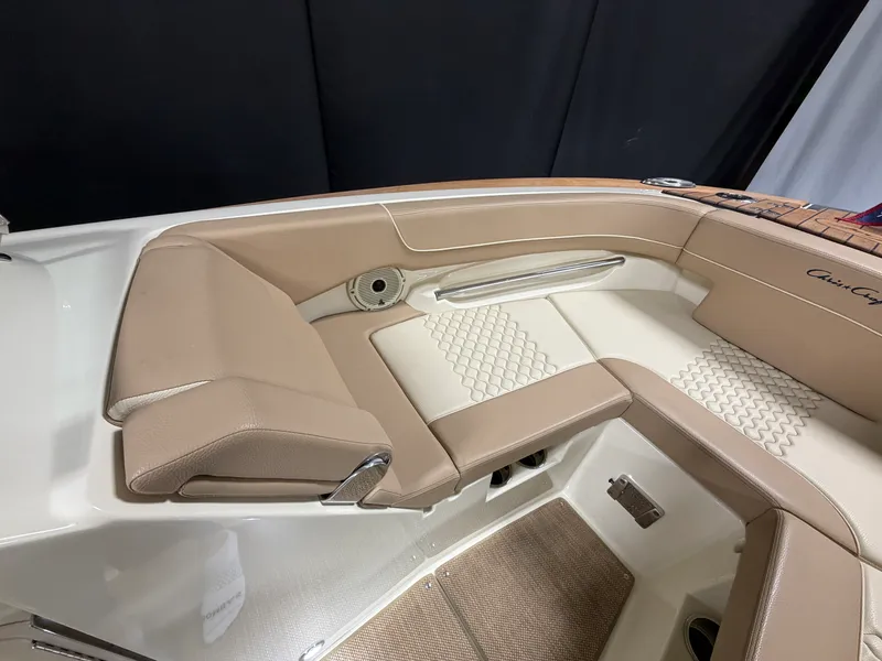 Slide: The Image of Chris-Craft 25GT 2021 - 10