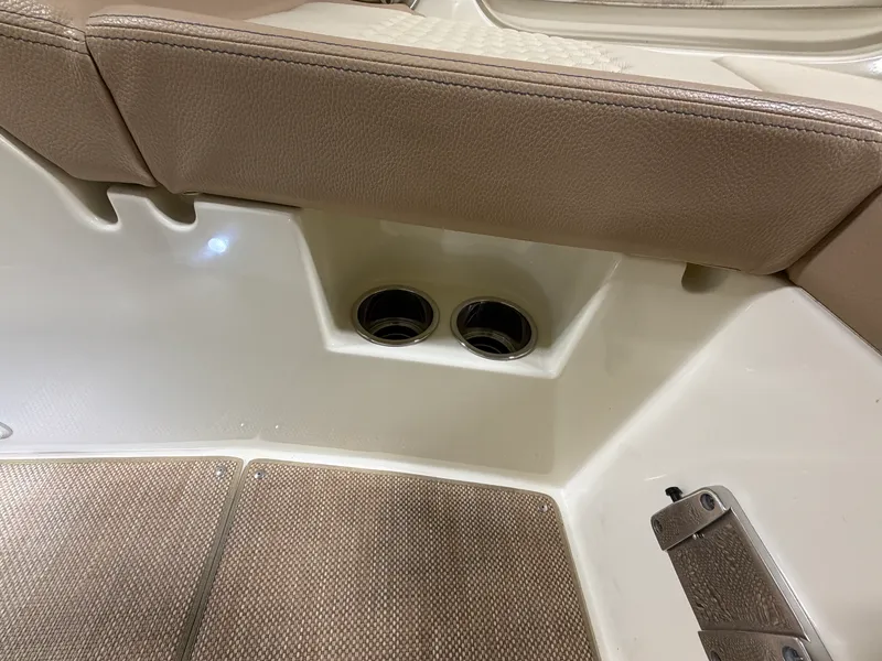 Slide: The Image of Chris-Craft 25GT 2021 - 13