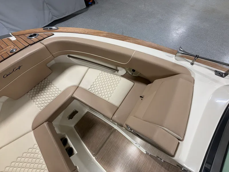 Slide: The Image of Chris-Craft 25GT 2021 - 21