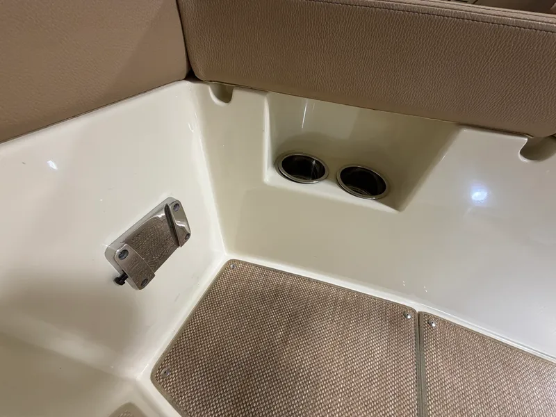 Slide: The Image of Chris-Craft 25GT 2021 - 25