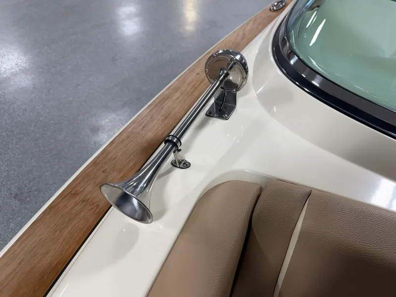 Slide: The Image of Chris-Craft 25GT 2021 - 28